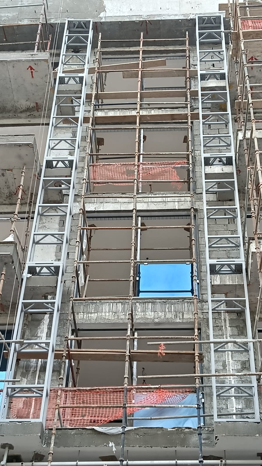 Cladding supporting steel Structure